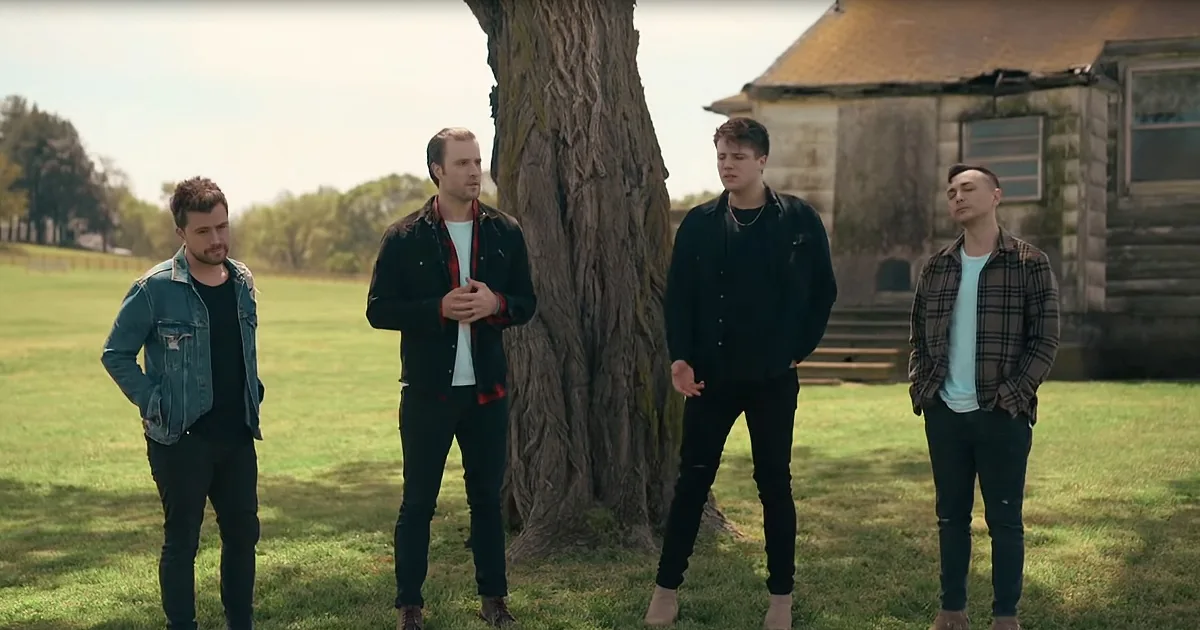 Popular a Cappella Group Performs Chilling Rendition of 'In the Garden'