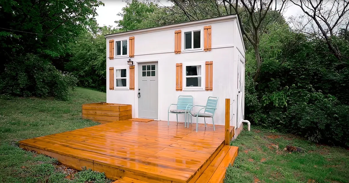 130-Square-Feet of Sheer Brilliant, Gorgeous Design