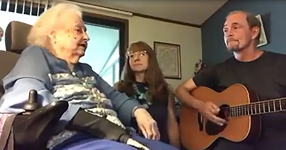 93-Year-Old Woman Sings Heartwarming Gospel Song on Guitar