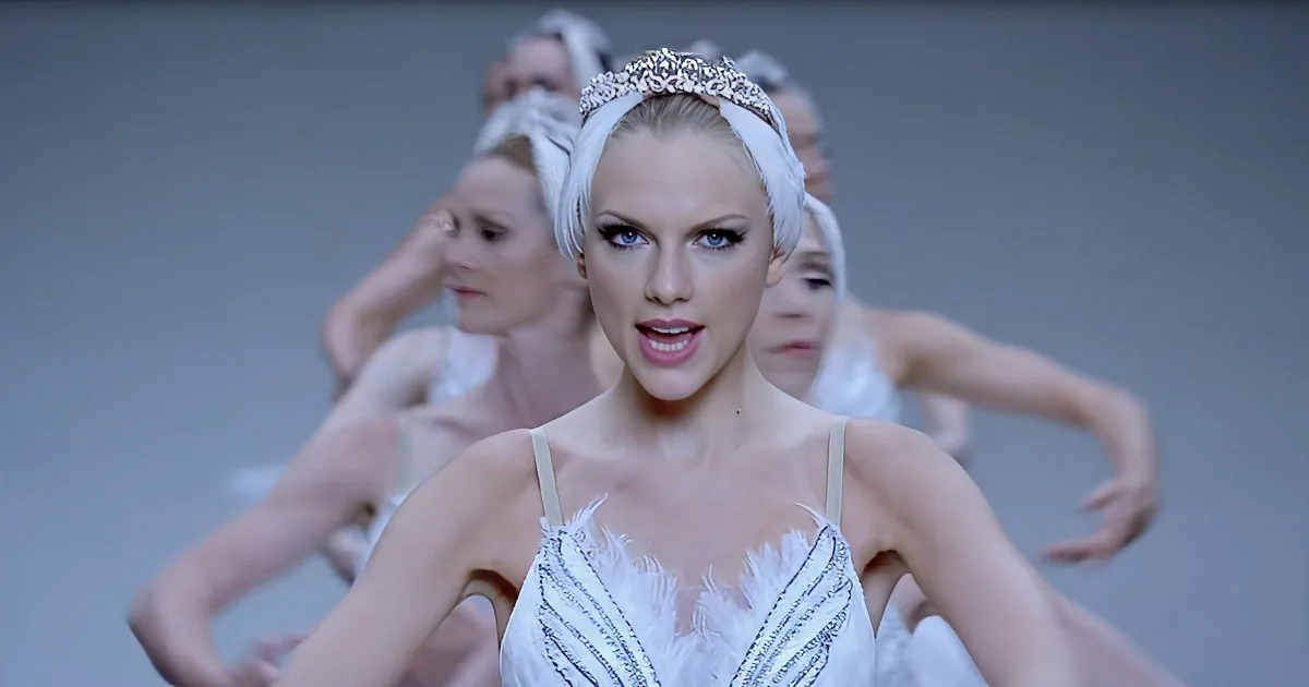 Taylor Swift Teaches You How to Shake It '90s Style & You'll Feel Great