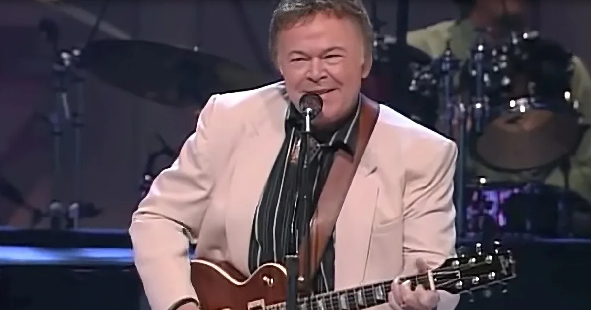 Legendary Roy Clark Delivers Wistful Performance of 'Yesterday, When I Was Young'