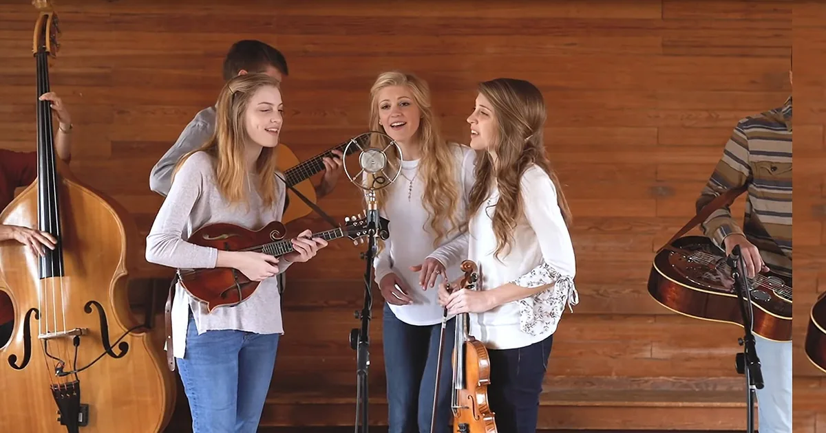 Bluegrass Siblings the Petersens Sing Heavenly Version of 'Sweet Beulah Land'