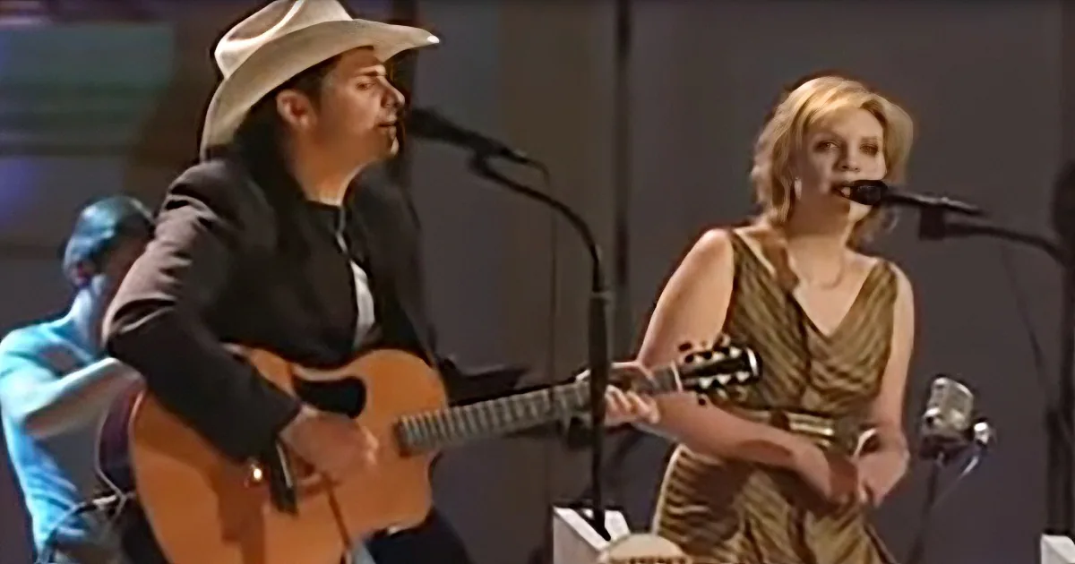 Brad Paisley & Alison Krauss Perform Jaw-Dropping Duet of 'Whiskey Lullaby'