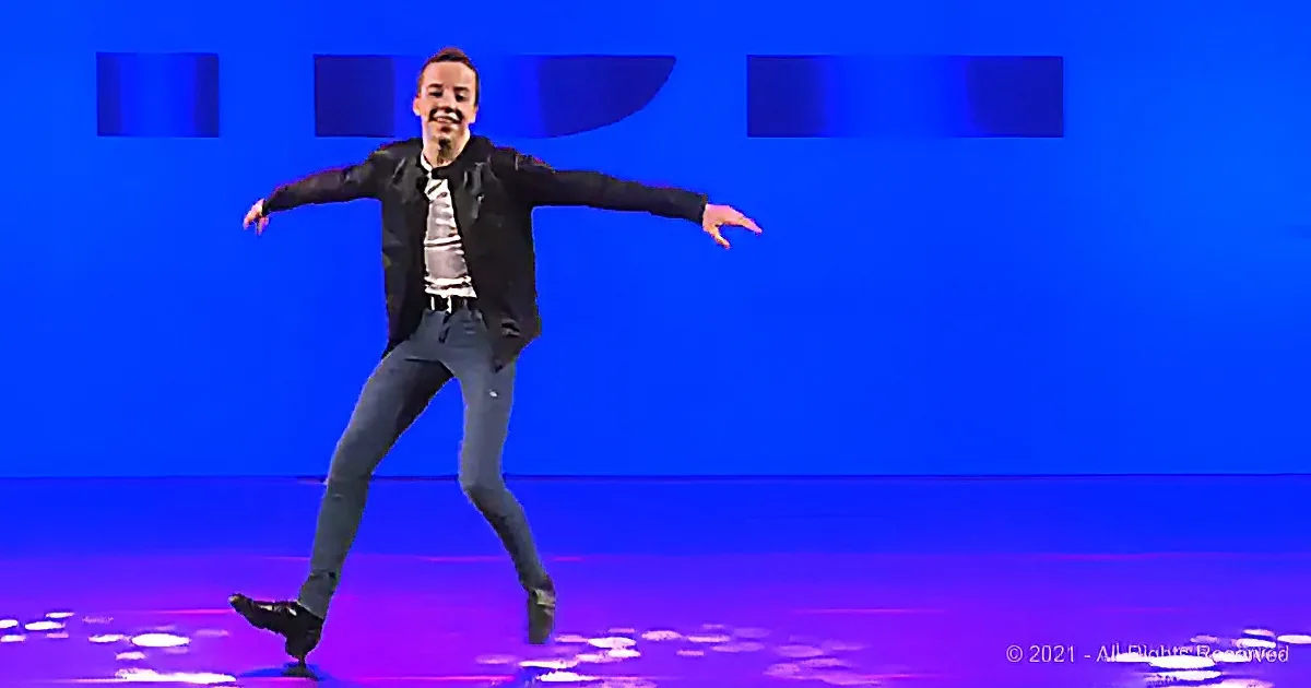 Gifted Young Man Brings the House Down With a Cappella Tap Dance Performance