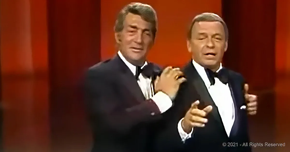 Frank Sinatra and Dean Martin Sing an Impressive Medley of Songs While Joking Around