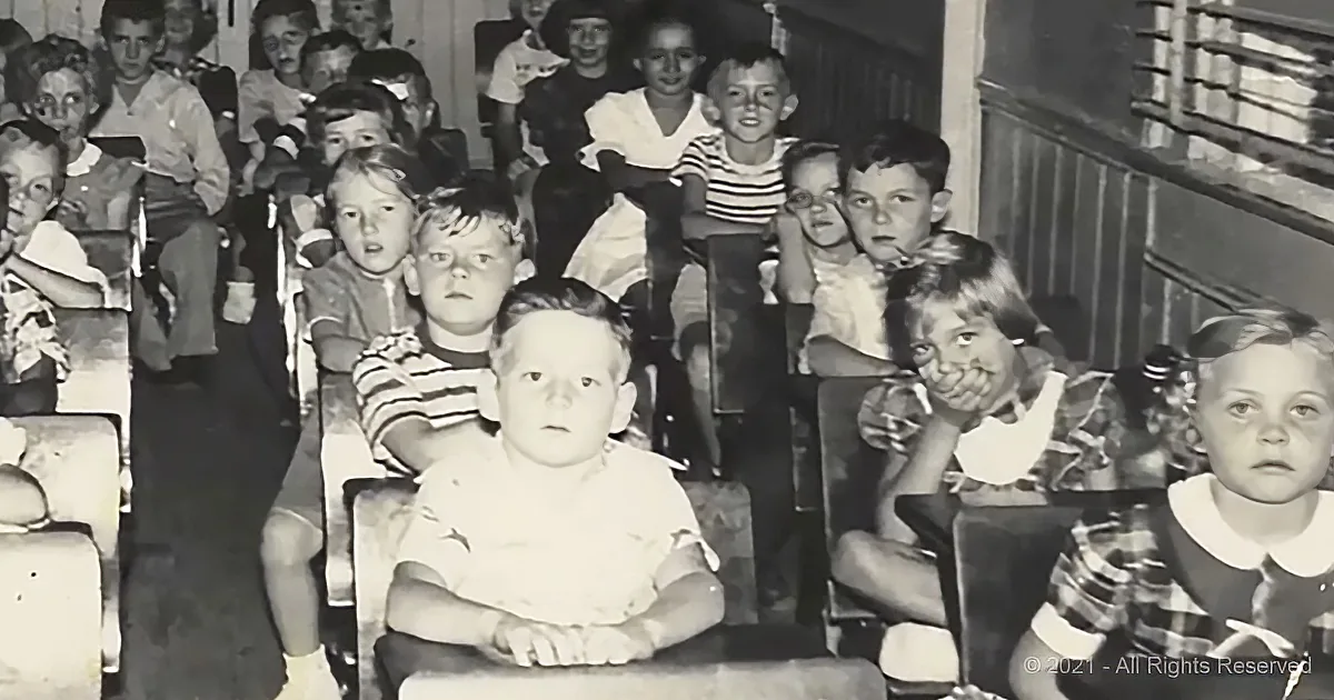 This Montage of the 1950s Will Pull People Back in Time
