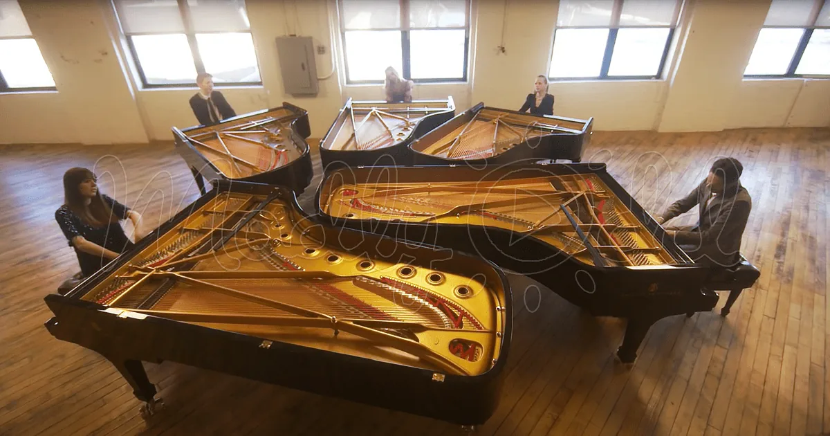 The 5 Browns, a Steinway Piano Quintet, Delight With 'Sleigh Ride'