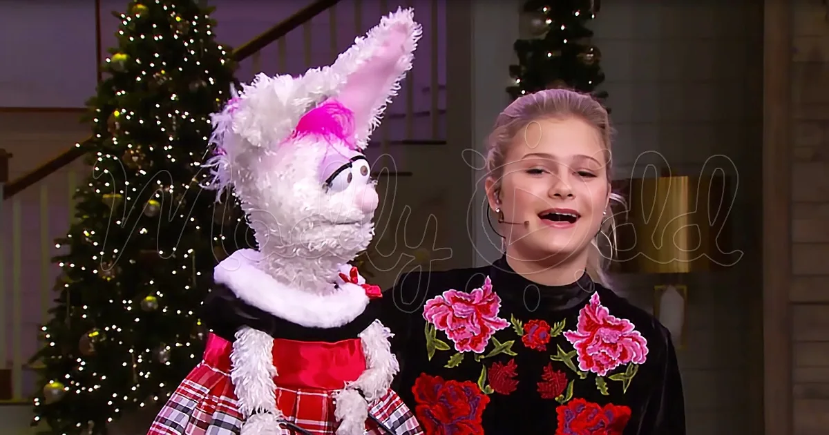 Darci Lynne Sings Country Version of 'Jingle Bells'