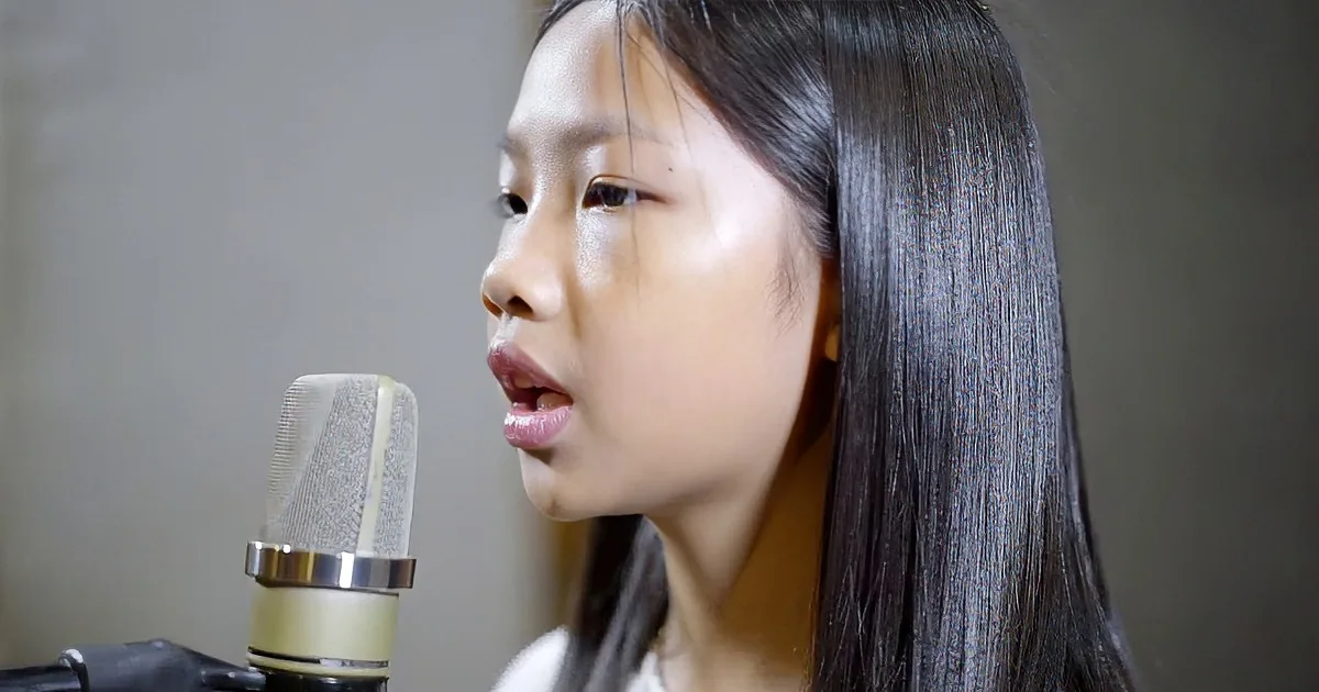 Young Girl Blows up the Internet When She Sings Classic Hymn Like a Disney Princess