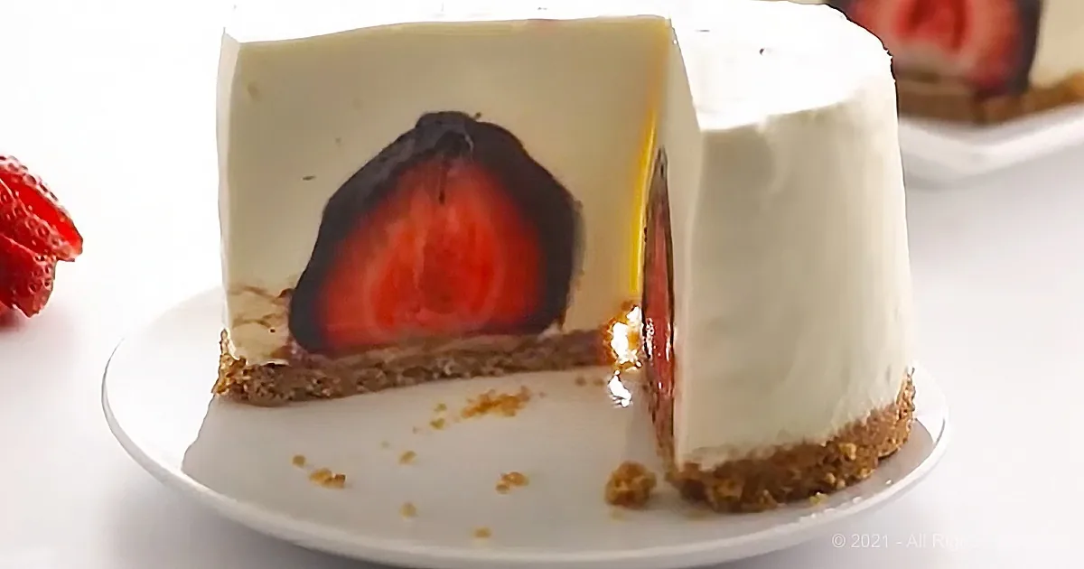 No Bake Cheesecake With Strawberry 'Cracker Jack' Prize