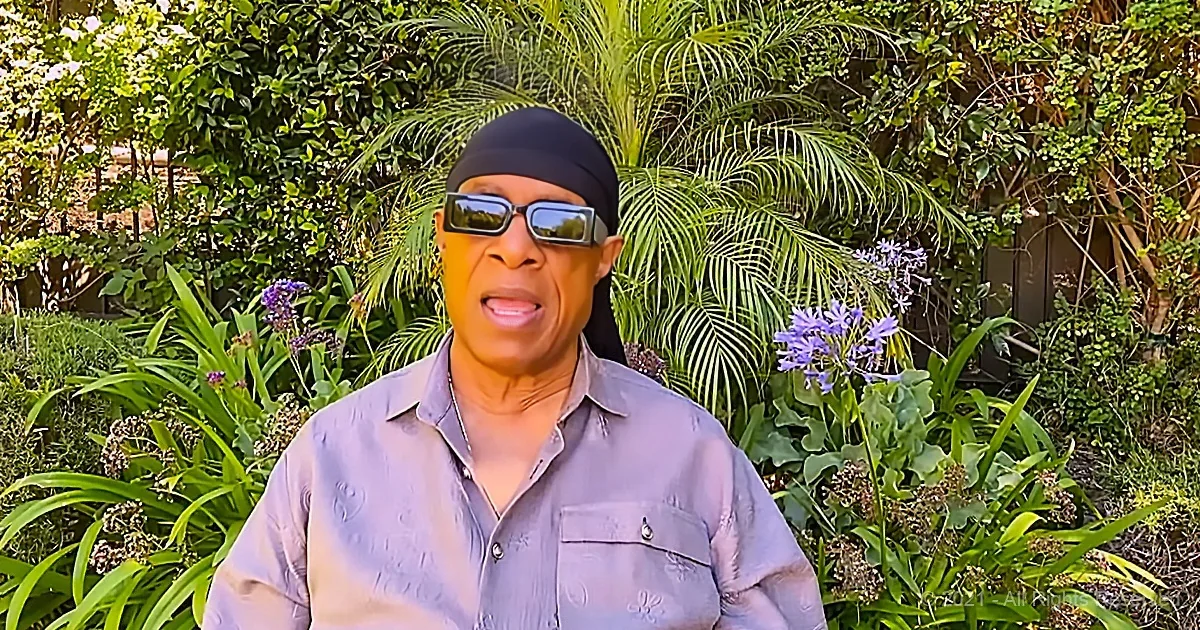 Stevie Wonder's Birthday Song Makes Tom Jones Weep
