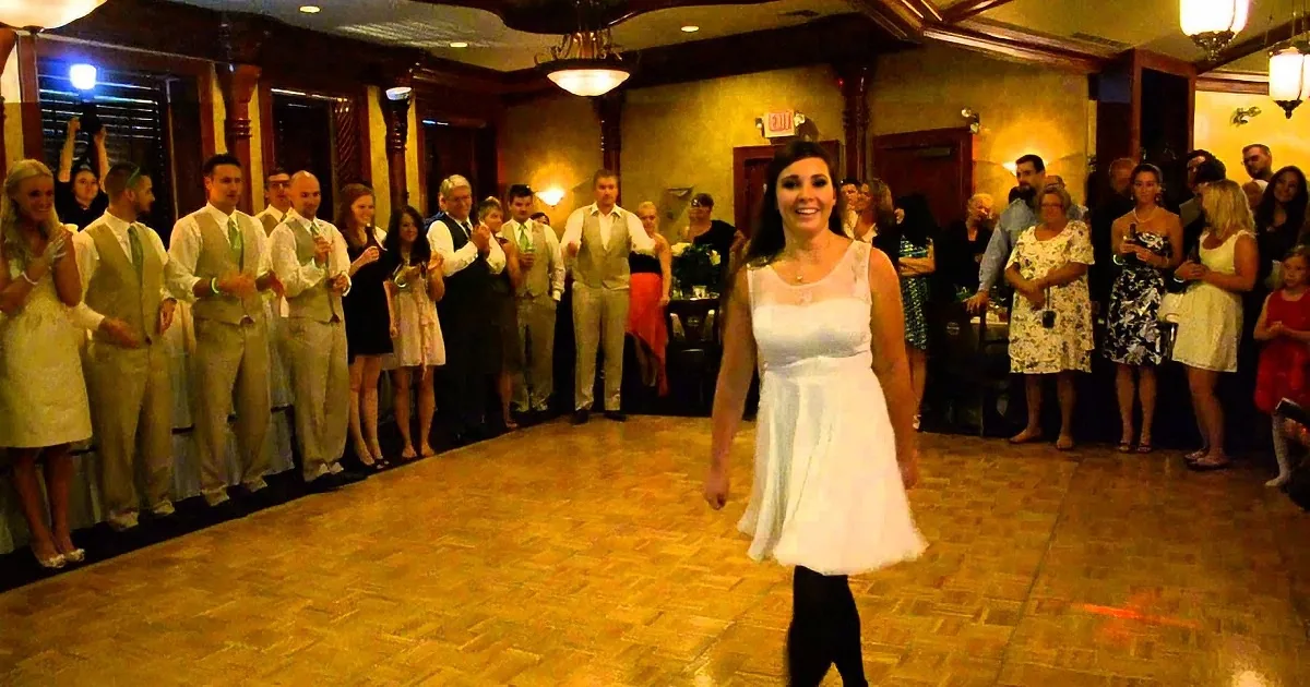 Couple Astonishes Wedding Guests With Irish Dance