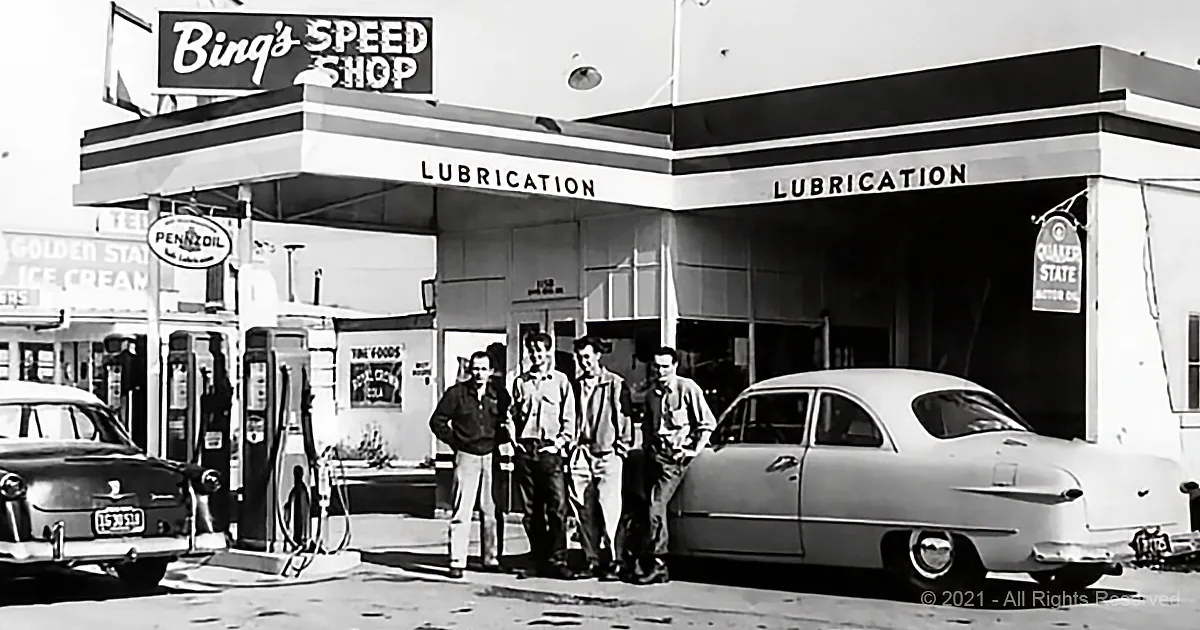 When Gas Stations Were Called "Service Stations' for a Reason...