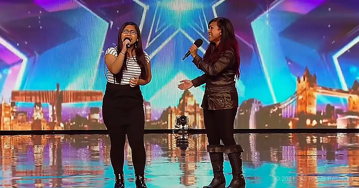 Mother and Daughter Earn Standing Ovation for Stunning Duet