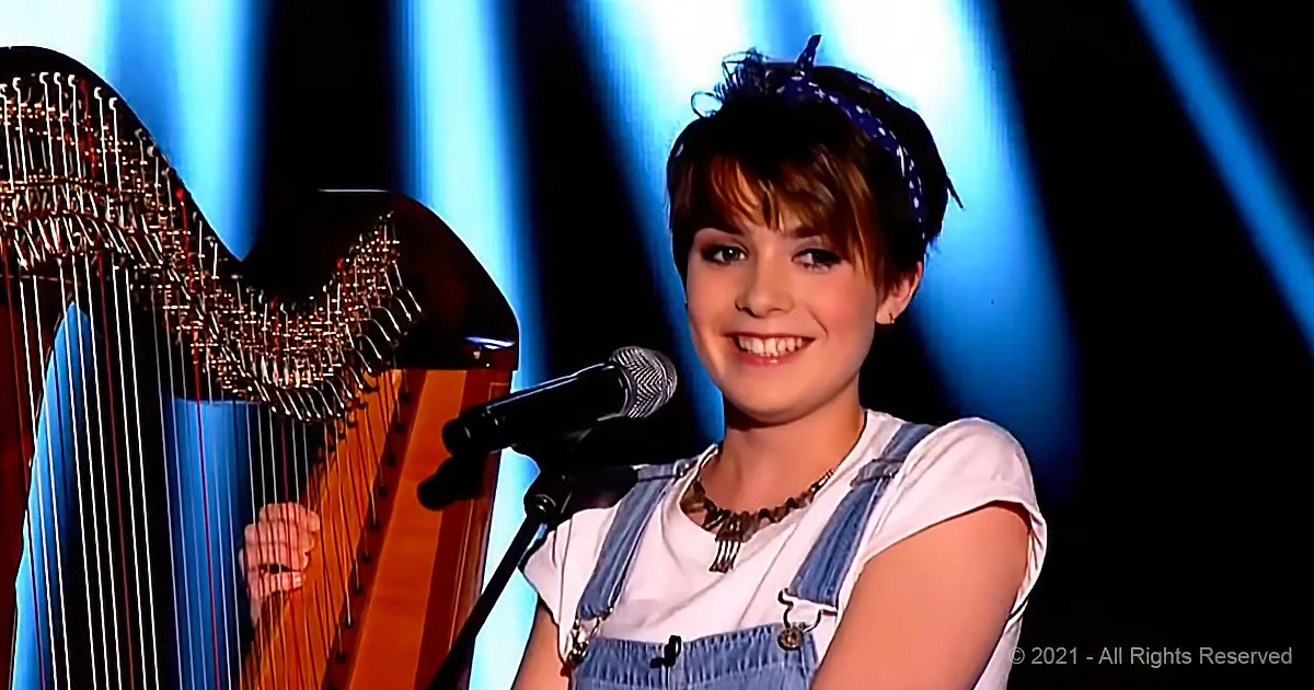 First-Ever Harpist on the Voice UK Is a 17-Year-Old Girl