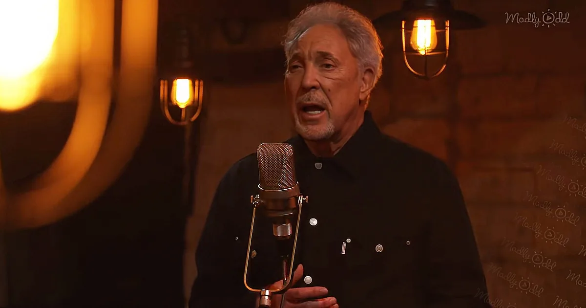 Tom Jones Delivers Masterful Performance With 'I'm Growing Old'
