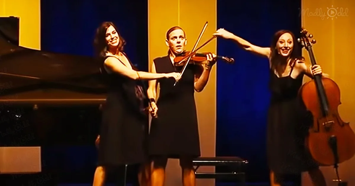 Funny medley performance by Salut Salon quartet
