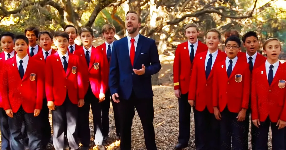 Peter Hollens and the All-American Boys Chorus Flawlessly Performs 'How Great Thou Art'