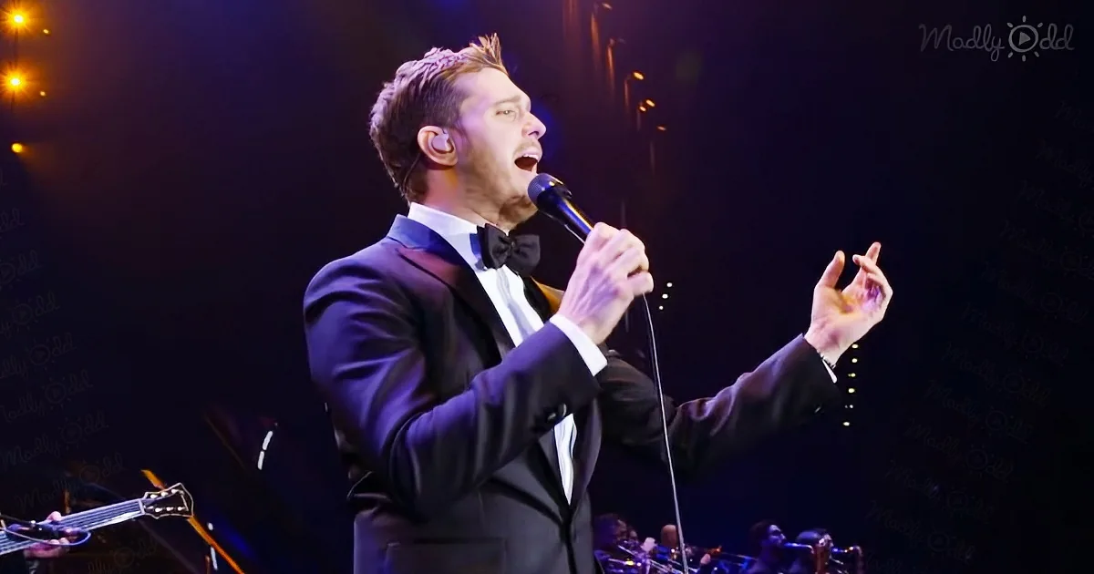 Michael Bublé Joyfully Sings 'I've Got the World on a String'