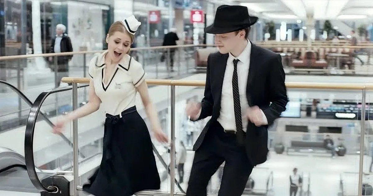 Energetic Guy Attracts Everyone to Dance Inside a Shopping Mall