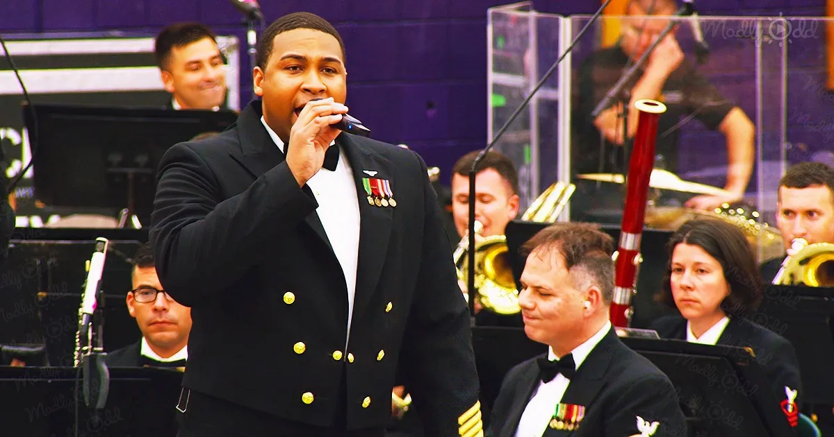 The U.S. Navy Band Honors America With Stirring Rendition of 'America the Beautiful'