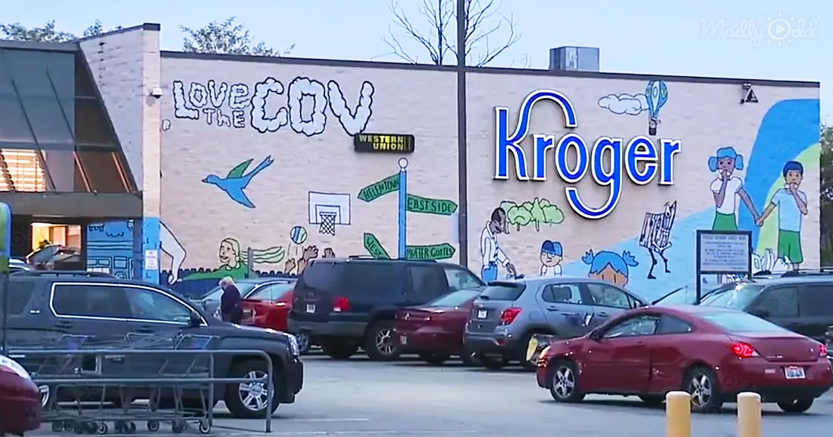 Teen bagger helps pay for senior’s groceries