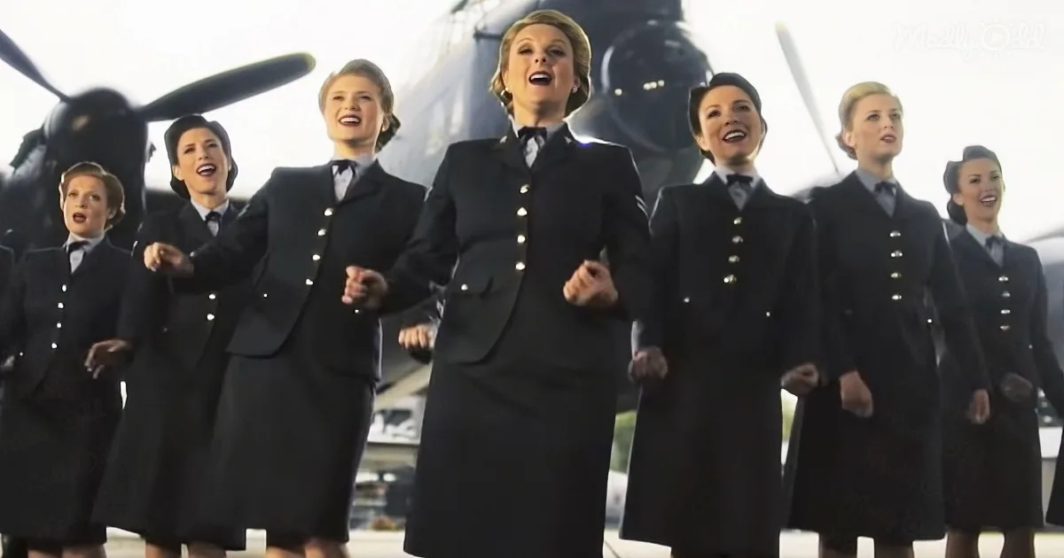 The D-Day Darlings Perform Beautiful Rendition of 'We'll Meet Again'