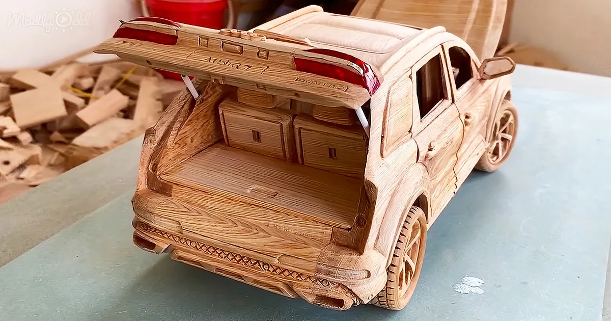 beautiful Audi Q7 from wood