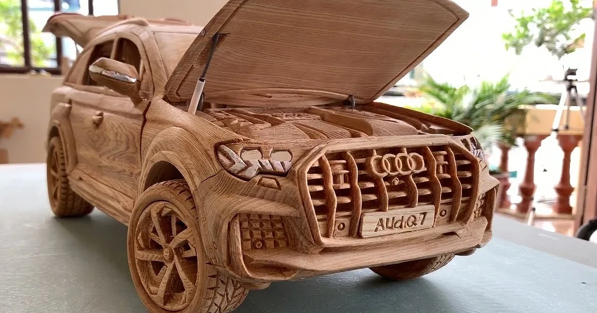 Wood Carver Creates Beautiful Audi Q7 From Wood