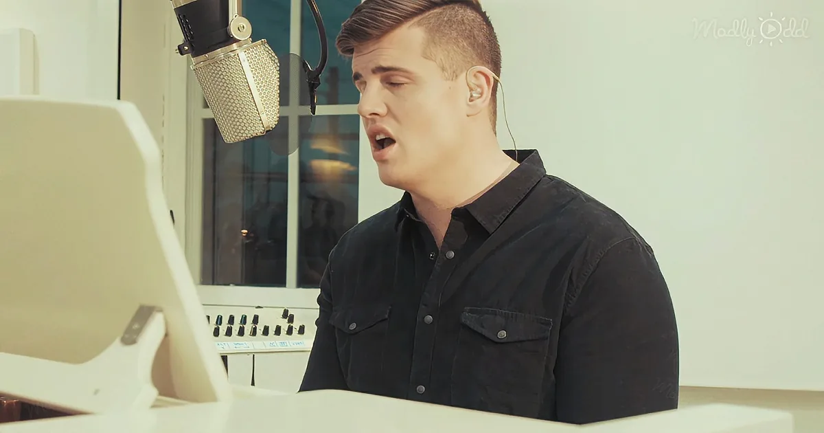 Raleigh Keegan Sings ''Listen to My Heart'' While Playing the Piano