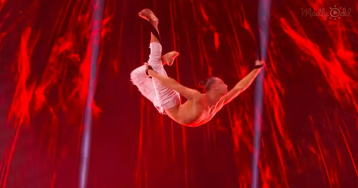 Aerialist Aidan Bryant