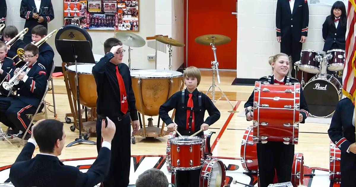 Band performing 'Star-Spangled Banner'