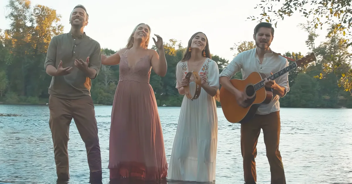 The Hound + The Fox, Peter Hollens and Evynne Hollens
