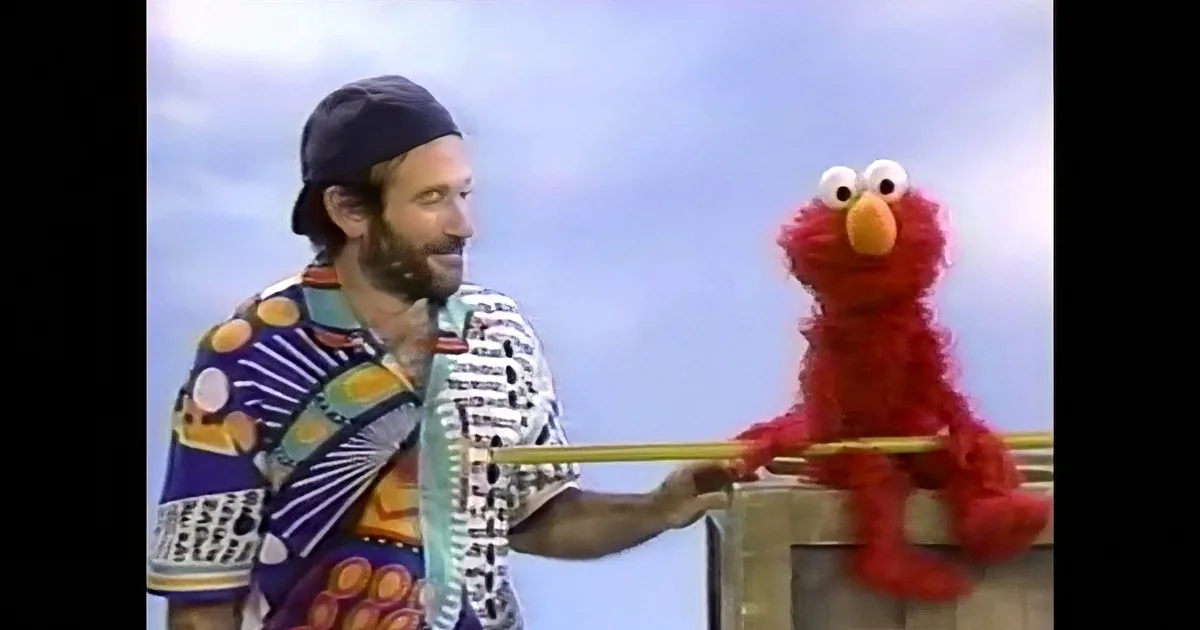 Hilarious Blooper Footage of Robin Williams on Sesame Street