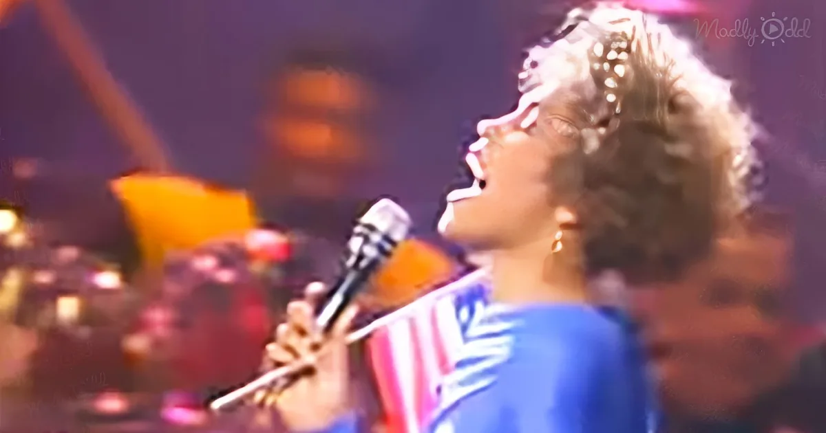 Whitney Houston singing ‘Battle Hymn Of The Republic’