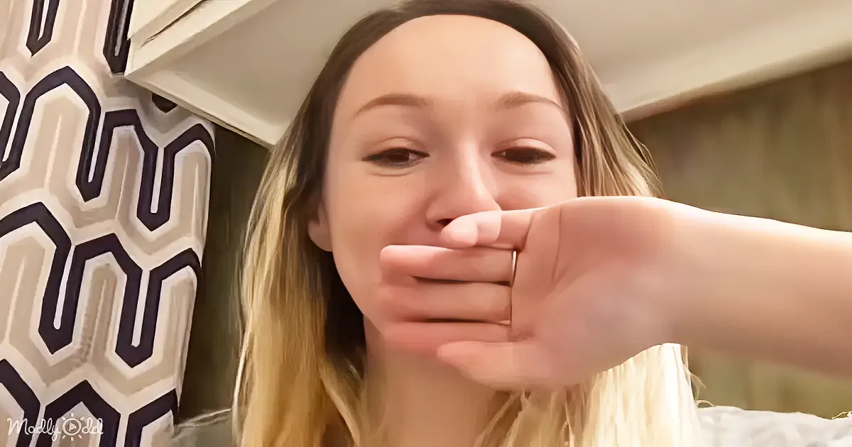 Wife Records Husband''s ''Unique'' Singing Abilities in the Shower.