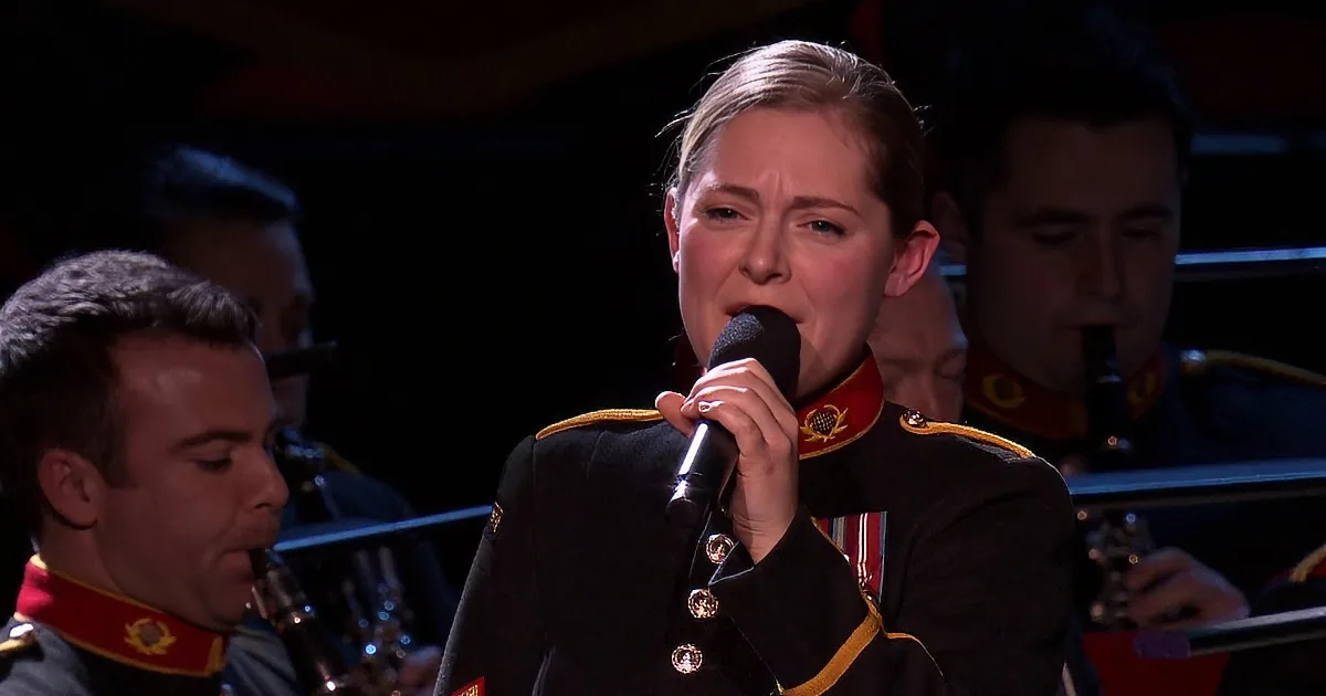 Marines Perform Power-Packed Rendition of ''The Sound of Silence''