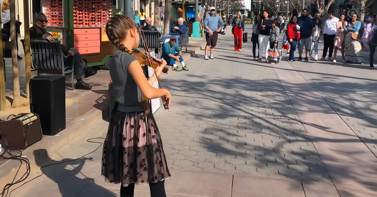 Karolina Protsenko's violin performance