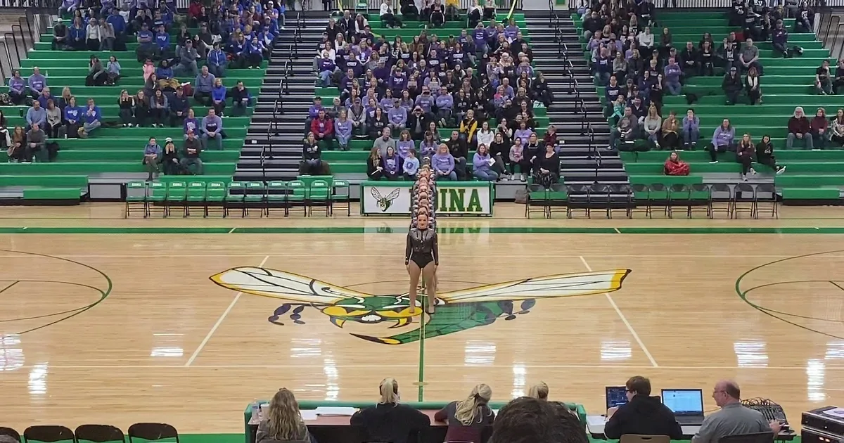 I'm Convinced They're Robots Because There Is No Way This Routine Is so in Sync.