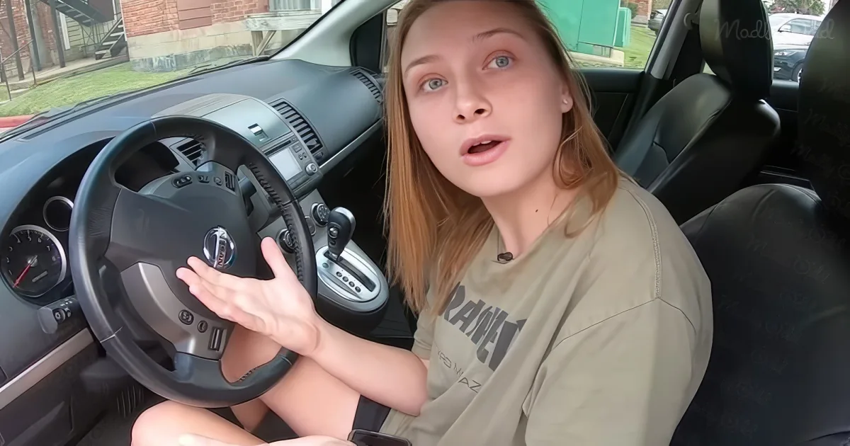 couple surprises their Denny's waitress with car