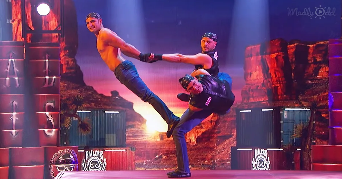 When He Did That Backward Flip Hand-to-Hand With His Partner, That Was Amazing