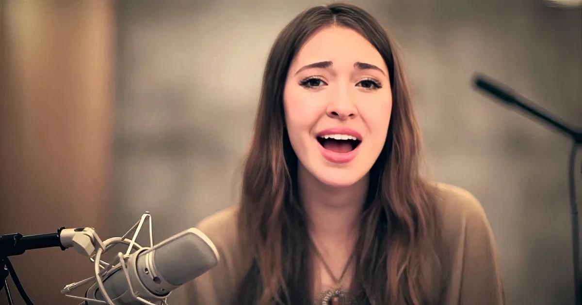 Lauren Daigle Sings Breathtaking Performance of ''How Great Thou Art''