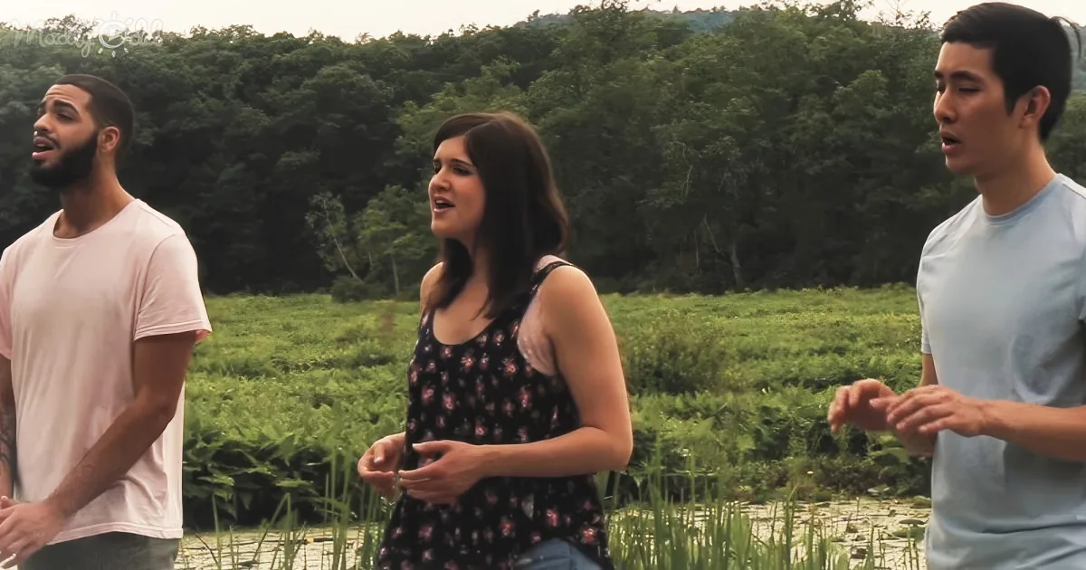 Backtrack, a cappella group sings 'Somewhere Over The Rainbow'