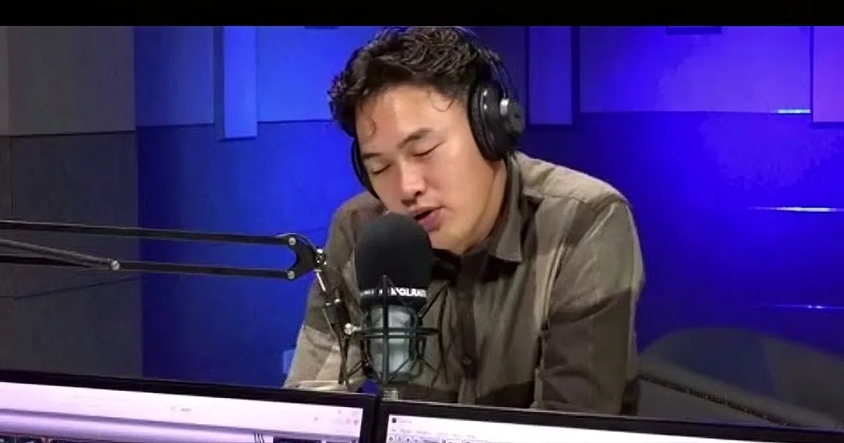 Mongolian Man Speaks No English, but Sings 'Don't Be Cruel' Better Than Anybody Except Elvis