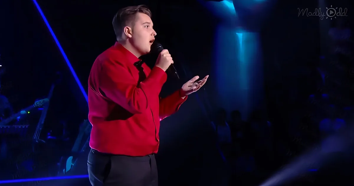 Boy singing on "The Voice Kids"