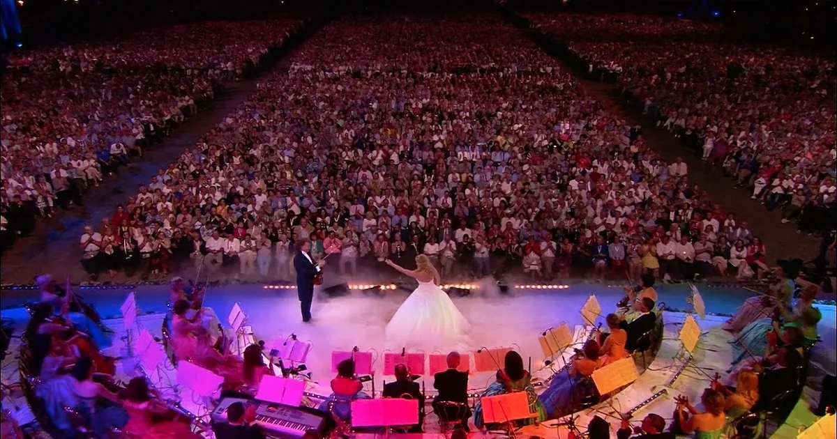 Judy Garland Would Be Wowed With the Way She Sings ''Somewhere Over the Rainbow''
