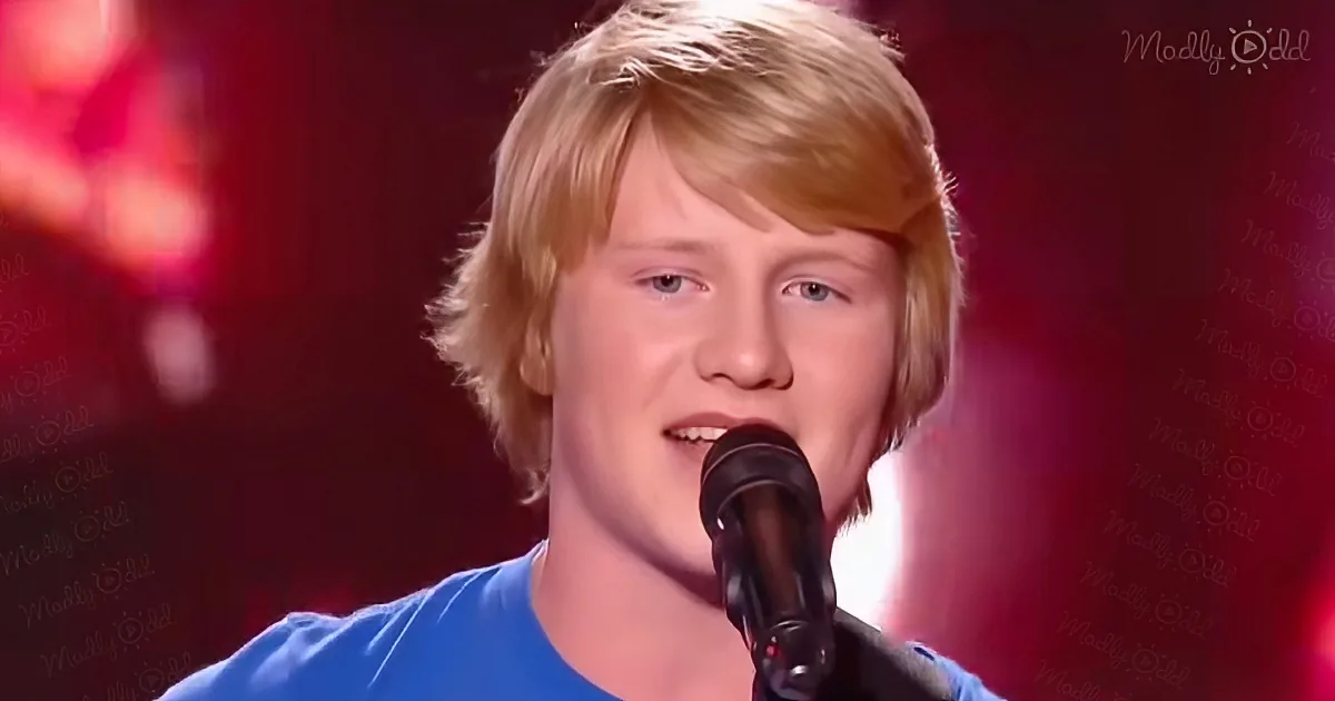 Brilliant Teen Playing 'Johnny B. Goode' Has 'Voice Kids' Coaches Dancing Across the Stage