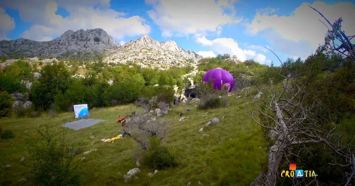 Seventy-Year-Old Man Flies Hot Air Balloon Deep Into a Cave