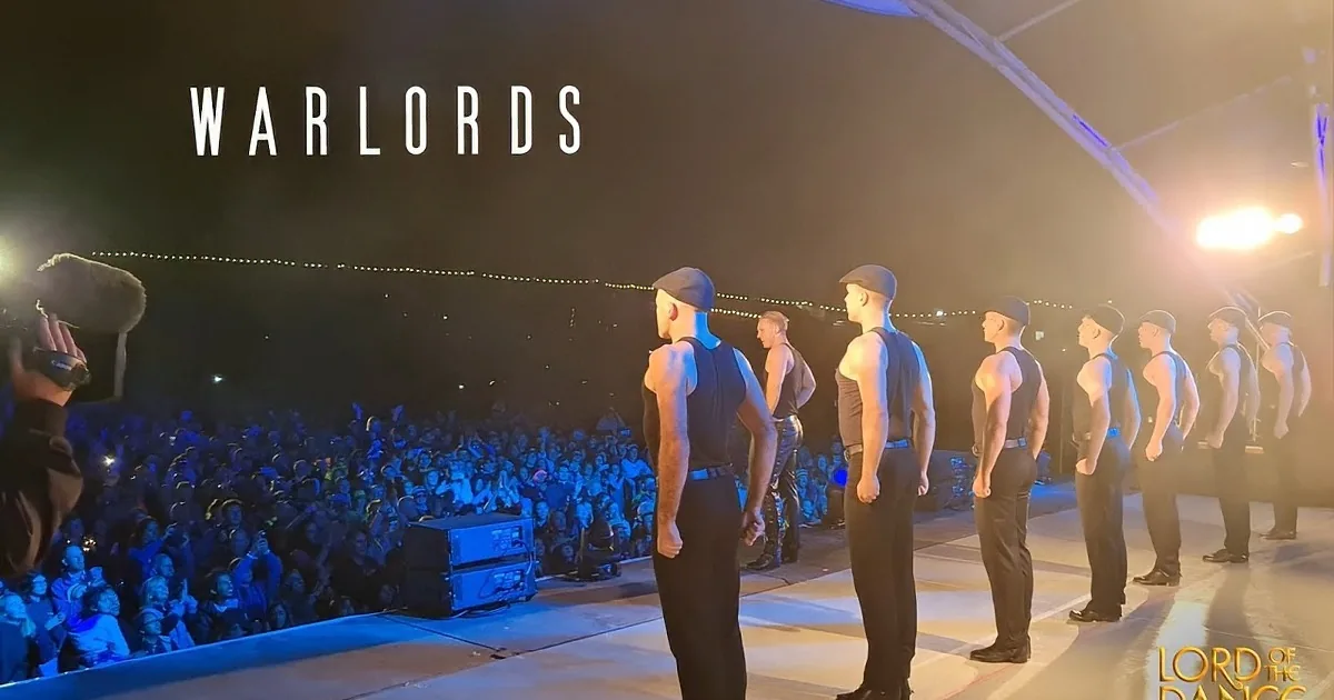 'Lord of the Dance' Performs Phenomenally Coordinated Riverdance for Massive Audience