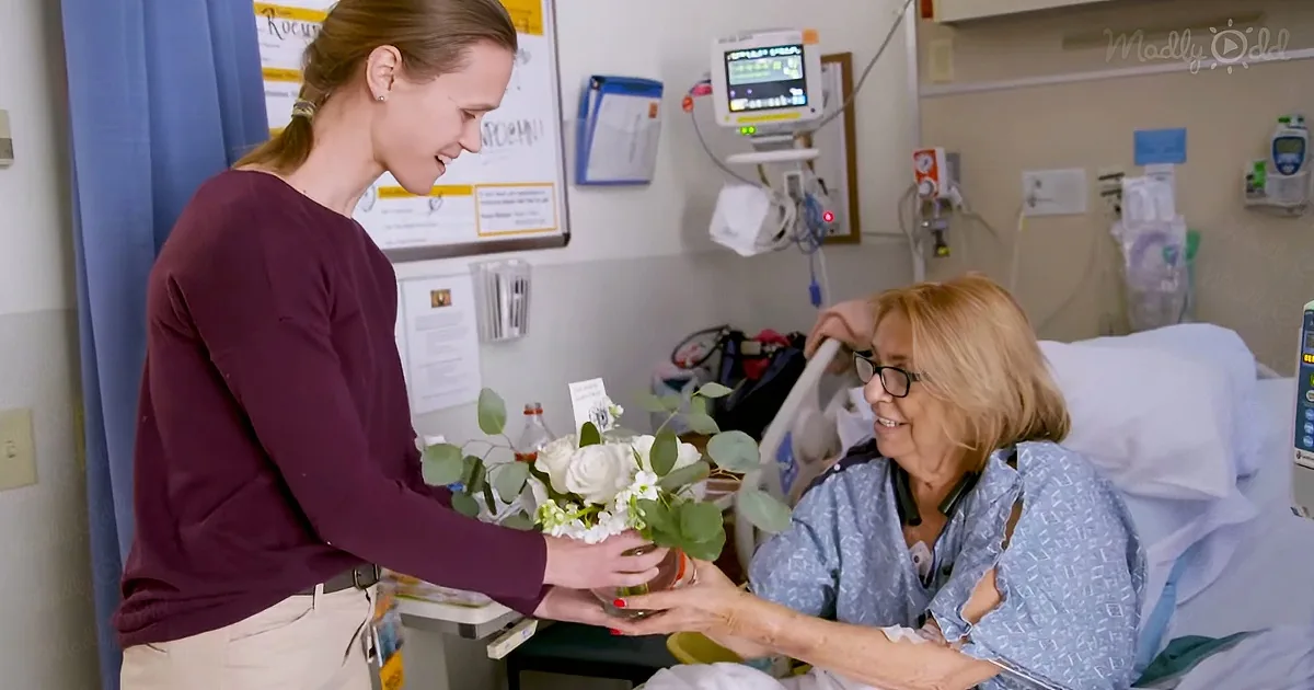 Doctor Collects Flowers From Weddings and Turns Them Into Beautiful Bouquets for Lonely Patients